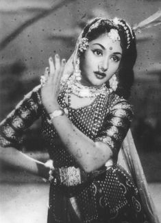 Indian Movies Aesthetic, Aesthetic Indian, Old Film Stars, Classic Cinema, Retro Pictures