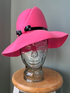 "From my longtime personal collection comes this brilliant pink hat by prolific milliner Evelyn Varon, circa 1970s Constructed of Merrimac fur felt, with a deep teal grosgrain inner band (with pink stitching) that features a white designer tag upon which is embroidered \"Evelyn Varon Exclusive\" Beautifully shaped, in a modified fedora style, with a high, almost heart-shaped crown (stylish deep crevice through the center), a wide brim, and a charming band and bow shaped from black patent leather Indigo Quilt, Fedora Style, Crown Heights, Unique Fits, Vintage Indigo, Pink Hat, Cute Jackets, Wedding Hats, Deep Teal