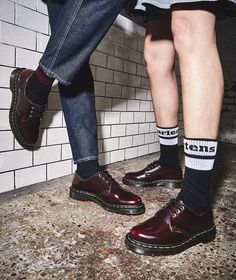 Men’s Oxford Shoes, Oxford Shoes Outfit Men, Platform Outfits, Cherry Red Dr Martens, Red Dr Martens, Indie Men, Hipster Shoes, Lace Oxfords