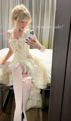 Victorian Princess Costume, Victorian Era Halloween Costumes, Victorian Costume Women Halloween, Marie Antoinette Inspired Fashion, Maria Antoinette Costume, Venus Halloween Costume, Victorian Era Photoshoot, Marie Antoinette Outfit Inspiration, Mary Antoinette Halloween Costume