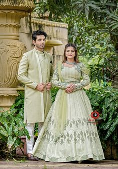 Couple Dress Matching Indian Wedding, Dress Code For Wedding, Photo With Dress, Indian Wedding Reception Outfit, Bollywood Night, Shadi Dress, Bappa Photo