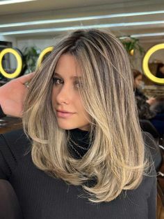 Balyage Long Hair, Blonde Hair Goals, Blonde Hair Transformations, Balayage Hair Dark, Blonde Hair Inspiration, Light Hair Color, Blonde Hair With Highlights, Hair Color And Cut, Hair Color Balayage