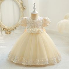 Traditional Baby Dresses, Baby Fancy Dress, Lace Dress Classy, Cute Formal Dresses, Dress Patterns Diy, Toddler Christmas Dress, Fancy Frocks