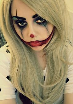 Krisp blog ! How to dress for halloween? For Freak Show at church-Jester Freak Extreme Make-up, Carnaval Make-up, Games Halloween, Creepy Makeup, Joker Makeup, Clown Halloween, Halloween Bingo, Halloween Fest