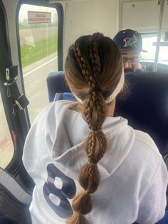 Field Hockey Hairstyles, Hockey Hairstyles, Tennis Hairstyles, Hockey Hair, Cute Sporty Hairstyles, Running Hairstyles, Soccer Hairstyles, Track Hairstyles, Preppy Hairstyles