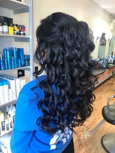 Hey ladies, are you ready for Homecoming? Don't forget about your hair! Check out these gorgeous Hoco hairstyles for some inspo. #HocoHair #HomecomingHairstyles #Glam #HairGoals #PartyReady 💁‍♀️✨ Black Hair Curls, Dark Black Hair, Black Hair Types, Event Hair, Hair Half Up Half Down, Occasion Hair, Pageant Hair, Black Curls, Half Up Half Down Hair Prom