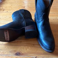 Nwt Tecovas Western Booties In Black Tecovas Boots, Black Western Boots, Western Ankle Boots, Western Booties, Suede Leather Boots, Cowboy Boots Women, Cowboy And Cowgirl, Suede Boots, Cowgirl Boots