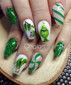 Nome Nails, Knomes Nails, Easy Grinch Nails, Simple Grinch Nails, Grinch Nails Designs, Grinch Christmas Nails, Christmas Nail Art Easy