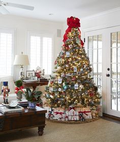 a decorated christmas tree in a living room