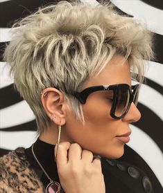 Stay Breezy, Elegant and Unique Hair Colors Trending, Best Blonde Hair, Pale Blonde Hair, Copper Blonde Hair Color, Blonde Hair Colors, Short Hair Designs, Beautiful Blonde Hair, Cool Blonde Hair