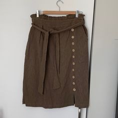 Never Worn Army Green Skirt. Elastic Waist With Tie. Casual Khaki Skirt For Day Out, Gold Tulle Skirt, Pink Leather Skirt, A Line Skirt Outfits, Army Green Skirt, Printed Long Skirt, Black Skater Skirts, Stretchy Skirt, Pleated Long Skirt