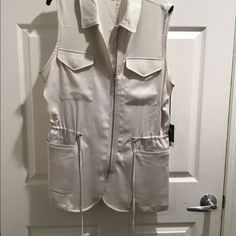 New Vest Simply Vera Want Zipper Down Relaxed Fit Size Xl Cream Sleeveless Outerwear For Spring, Brown Fur Vest, Silk Vest, Cargo Vest, Hooded Vest, Blazer Vest, Simply Vera Wang, Simply Vera, Color Ivory