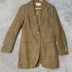 Sz 38l, Fits S/M Retails For 624 Cad Never Worn, Brand New Https://Www.Wolfandbadger.Com/Ca/Cashmere-Silk-Blazer/ A Timeless, Gold-Tone Blazer Featuring Notch Lapels And A Single-Breasted Closure. Crafted From A Rich Italian Blend Of Silk, Linen And Cashmere Making It Perfect For Every Season. Beautiful, Real Horn Buttons Further Emphasize The Understated And Luxurious Look Of This Blazer. Made With Sartorial Precision, This Garment Brings Effortless Sophistication. Cashmere Blazer, Silk Blazer, Silk Linen, Single Breasted, Blazer Suit, Horn, Amsterdam, Suit Jacket, Cashmere