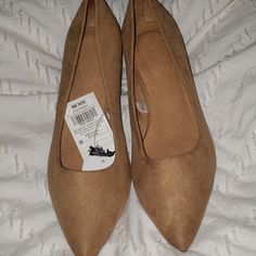 Nwt Universal Thread Women's Heels Size 7 Color Tan Cushioned Insoles Women's Heels, Universal Thread, Womens Heels, Shoes Women Heels, Shoes Heels, Size 7, Thread, Women Shoes, Heels