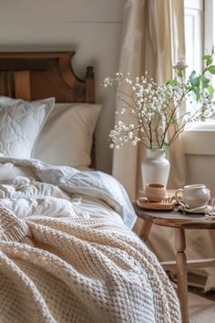 Inspiring dreamy farmhouse bedroom ideas showcasing cozy decor and rustic charm, perfect for a tranquil home retreat. This image highlights how to create a stylish and inviting atmosphere using natural elements.