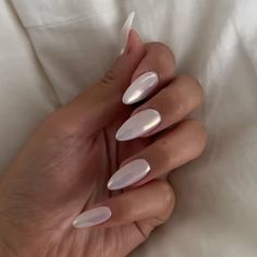 Chrome Oval Nails, Crome Nails Almond, Ombre Chrome, Glazed Nails, Nails Pictures, Ombre Chrome Nails, Nails Images, White Chrome Nails, Nail Goals