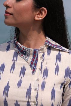 Kurti Design Collar Neck, Colour Contrast Fashion, Printed Kurti Neck Designs Neckline, Collar Designs For Kurtis, Collar Neck Designs For Kurti, Ikkat Kurta Designs, Collar Kurti Design, Chudidhar Neck Designs, Cotton Tops Designs