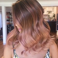 Auburn Balayage, Gold Hair Colors, Hair Color Rose Gold, Brown Ombre Hair, Perfect Hair Color, Pink Highlights, Balayage Hair Blonde, Rose Gold Hair, Ombre Hair Color