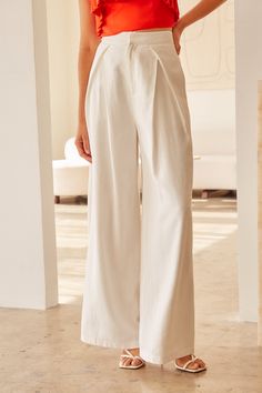 Halter tie back vest top and wide leg pant set. NOTE: If your size is not available, please register your email in EMAIL ME WHEN AVAILABLE link. Halter Vest, White Wide Leg Pants, Chic Pants, Pant Trends, Wide Leg Pant, Pleated Pants, Pant Set, Vest Top, Me When