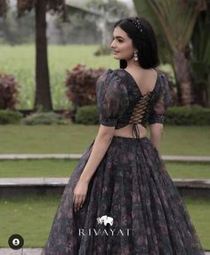 Lahaga Blouse Designs, Organza Choli Blouse Design, Fancy Gown Design Indian, Lehenga Designs Organza, Blouse Designs Latest For Choli, Orgenza Lehenga For Girl, Organza Choli Designs, Organza Lehenga Blouse Designs, Chaniyacholi Blouse Designs Latest