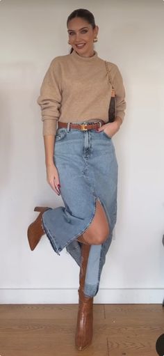 Women Leather Skirt Outfit, Wild Fashion Style, Business Casual Blue Jeans, Fall Denim Outfits 2024, Denim Skirt Office Outfit, Fall Business Casual Outfits Office Wear Classy, Green Skirt Winter Outfit, Long Jean Skirt Outfits Fall 2024, Styling Long Jean Skirt