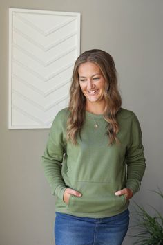 Comfy Crew Neck Everyday Sweater, Comfy Crew Neck Sweater For Everyday, Fall Crew Neck Hoodie With Pockets, Cozy Long Sleeve Sweats With Kangaroo Pocket, Winter Crew Neck Sweatshirt With Kangaroo Pocket, Comfortable Top With Kangaroo Pocket For Fall, Cozy Crew Neck Sweats For Everyday, Cozy Fit Fleece Sweatshirt For Everyday, Solid Color Comfy Crew Neck Sweats