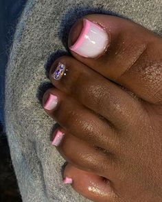 Acrylic Toes Designs, Toes With Rhinestones, Line French Tip, Orange Toe Nails, Nail Cam, Acrylic Nail Designs Coffin, Sweet Nails, Designer Nails