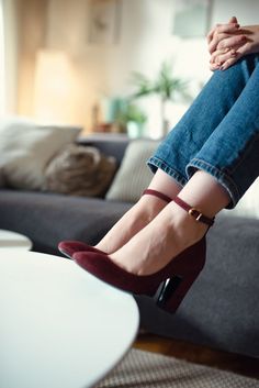 Best Shoes For Men, Fancy Shoes, Cute Heels, Gorgeous Shoes, Pretty Shoes, Dream Shoes, Shoe Obsession, العناية بالشعر