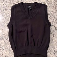 Forever 21 Black Sweater Vest Size Medium New Without Tags Casual V-neck Outerwear For Night Out, Black Long Sleeve Sweater Vest, Forever 21 Fall Streetwear Tops, Forever 21 Casual Black Outerwear, Black Knit Sleeveless Sweater Vest, Black Ribbed Sleeveless Sweater Vest, Luxury Black V-neck Sweater Vest, Black Stretch V-neck Sweater Vest, Sweater Vest