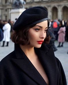 Taylor LaShae on Instagram: “last night at @louisvuitton  @chellipatrick ♥” Beret Outfit, French Beret, Bold Red Lips, Photographie Portrait Inspiration, Office Siren, Marauders Era, Red Lipstick, Parisian Chic