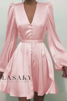 Lasaky - Elegant Slim-Fit V-Neck Dress Embracing Lantern Sleeves and Chic Short Skirt Sukienki Plus Size, Short Dress Styles, Lantern Sleeve Dress, Retro Mode, Short Dresses Casual, Puffed Sleeves Dress, Slim Dresses, Midi Dress With Sleeves, Lantern Sleeve