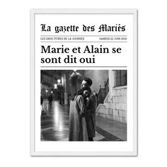 Célébrez votre union avec élégance grâce à notre affiche personnalisée "La Gazette des Mariés" ! Ce souvenir unique est conçu pour imiter la première page d'un journal classique, mettant en vedette votre titre personnalisé. Cette affiche est parfaite pour capturer l'essence de votre journée spéciale de manière chic et mémorable. Accrochez-la chez vous pour revivre votre journée spéciale à chaque fois que vous la voyez, ce n'est pas qu'une décoration — c'est un magnifique instantané de votre hist Essence