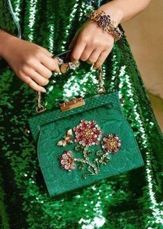 Dolce And Gabbana Bag, Dolce And Gabbana 2017, Dolce And Gabbana Handbags, Green With Envy, Dolce E Gabbana, Beaded Bags, Botanical Garden, Dolce & Gabbana, Green Fashion