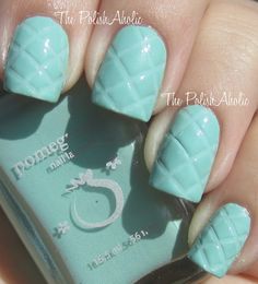 Paint first coat, then before second coat sets, press lines with a ruler diagonally - quilted nails Quilted Nails, Unghie Nail Art, Makeup Tip, Blue Nail, Get Nails, I Love Nails, Manicure Y Pedicure, Nail Art Inspiration, Creative Nails