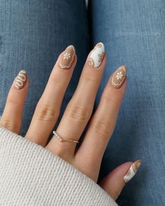 JASMIN on Instagram: "gingerbread nails 🍪🥛🧸🤍 I’m actually so proud of these 😭🤩🥰 it took some figuring out until I landed on this particular design but I love it so much 🥹 (let’s not talk about the first try that took 3 hours and had to be wiped cuz I didn’t like it enough 🥲 I’m gonna share that in my story for those who are curious haha!) took inspiration from @lbnailartist 🧸 created for @flaconi.de using regular nail polish ✨ ring from @azura.nyc 🤍 ad • paid to create • no obligation to post #nails #nailpolish #nailart #naildesign #christmasnails #xmasnails #nailinspo #gingerbreadnails lebkuchen nägel Weihnachten Christmas xmas nails nail art design tutorial nail polish Nagellack satisfying miniature art inspo inspiration holiday festive Nageldesign" New Years Nails 2023, Manicure And Pedicure Ideas, Fall French Tips, Fall French Tip, Gingerbread Nails, French Tip Designs, Minimal Nails, Get Nails