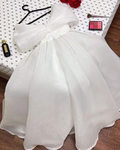 White Prom Dress Long, Baby Fancy Dress, Hot Prom Dress, Baby Clothes Patterns Sewing, Fashion Design Patterns, Pakistani Fancy Dresses, Women Dresses Classy, Cute Dress Outfits