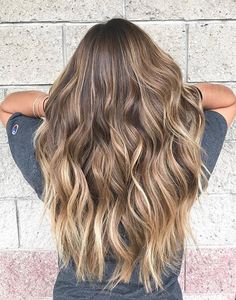 Brunette With Heavy Blonde Balayage, Heavy Balayage Brunettes, Ash Caramel Balayage, Balyage Long Hair Brunettes Dark, Blond Bayalage On Brown Hair, Curls In Hair, Muscle Gain For Women, Balayage Hair Brunette With Blonde, Balayage Hair Brunette Long