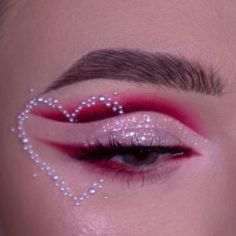 Disco Makeup, Makeup Icons, White Makeup, Cool Makeup Looks, Red Makeup, Unique Makeup