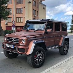 a brown and black mercedes benz benz benz benz benz benz benz benz benz benz benz benz benz benz benz benz benz benz benz benz