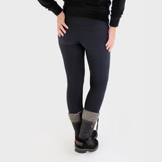 Comfortable and warm leggings for autumn and winter. The fabric is buttery soft, they are light and feel like a second skin, they are super comfortable but they do have great compression and make legs and booty look awesome. They feel so super soft, and they are very flattering! This tights stay on, which is so important! Wearing these non-stop for hot yoga practice! The model wear: S size ♥ SHIPPING * International FedEx Priority shipping - Delivery time is about 1-4 workdays to worldwide. ♥ DE Black Athleisure, Fall Yoga, Leggings Winter, Fall Leggings, Black Yoga Pants, Warm Leggings, Fleece Leggings, Winter Leggings, Black Yoga