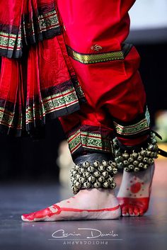 Street Style India, Tamil Culture, Dance Forms, Kathak Dance, Indian Bridal Photos