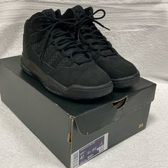 Nwot Pfsf Includes The Box Jordan Max Aura (Gs) Size 4.5y Jordan 6 Rings, Jordan 10, Air Jordan 11 Retro, Jordan 12 Retro, Nike Air Max Tn, Jordan 11 Retro, Retro Shoes, Basketball Sneakers, Kids Jordans