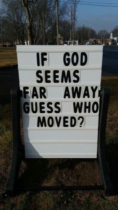 Church Sign Sayings, Funny Church Signs, Sunday Quotes Funny, Christian Jokes, Church Signs, Church Bulletin, Church Quotes, Relationship With God, Our Relationship