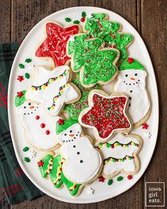 Gluten Free Sugar Cookies - Soft, Chewy, Irresistable Christmas Sugar Cookies Easy, Natasha Kitchen, Natashas Kitchen, Christmas Sugar Cookie Recipe, Christmas Sugar Cookies Decorated, Christmas Sugar Cookie, Decorated Christmas Cookies, Holiday Sugar Cookies, Perfect Sugar Cookies