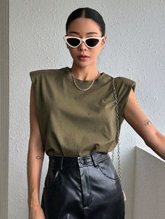 Solid Shoulder Pad Tee Army Green Casual  Cap Sleeve Fabric Plain  Slight Stretch Spring/Summer Women Clothing, size features are:Bust: ,Length: ,Sleeve Length: Tee Shirt Outfit, Scarf Casual, Casual Cap, Half Skirt, Casual Vest, Sleeveless Jacket, Girls Denim, Casual Tank Tops, Primavera Estate