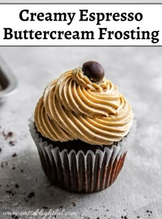 Espresso buttercream frosting piped onto chocolate espresso cupcake with chocolate covered coffee bean on top Coffee Filling For Cake, Espresso Coffee Recipes, Espresso Buttercream Frosting, Coffee Frosting Recipe, Espresso Frosting, Mocha Icing, Coffee Frosting