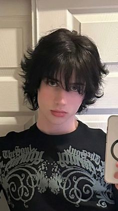 Masc Emo Haircut, Mod Cut Curly, Hair Inspo Mid Length, Grunge Boy Haircuts, Short Shag Hair, Masc Haircuts, Mod Cut, Grunge Haircut, Straight Haircuts