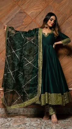 Dark Green Anarkali, Green Anarkali Dress, Green Anarkali, Silk Anarkali Suits, Silk Anarkali, Anarkali Dress Pattern, Kurti Designs Party Wear, Designer Dresses Casual, Anarkali Suit