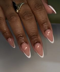 Oval Nails On Black Women, Almond French Tip Black Woman, Cruise Nail Ideas Almond, Gel Nail Designs Oval Shape, Almond Short French Tip Nails, Short Classy Nails Black Women, Pink French Tip Nails Oval, Short Nails For Dark Skin