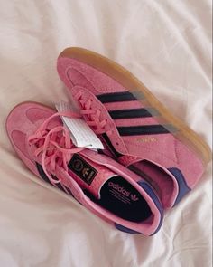 Cute Shoes, Me Too Shoes, Adidas, Sneakers, Pink, Pins, How To Wear